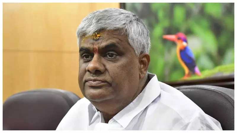पूर्व प्रधानमंत्री देवेगौड़ा के प्रज्वल को लिखे पत्र के बारे में जानकारी नहीं : एचडी रेवन्ना पूर्व प्रधानमंत्री देवेगौड़ा के प्रज्वल को लिखे पत्र के बारे में जानकारी नहीं : एचडी रेवन्ना